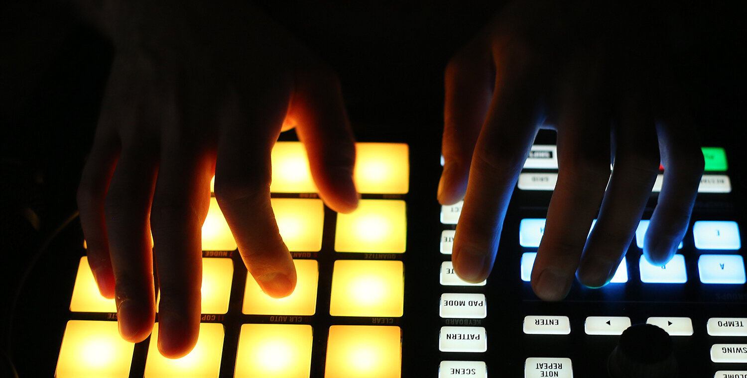 Symbol: Hände über Keyboard