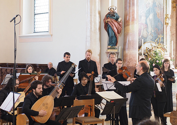 Ensemble des XVII. Jahrhunderts beim Konzert auf dem Dreifaltigkeitsberg